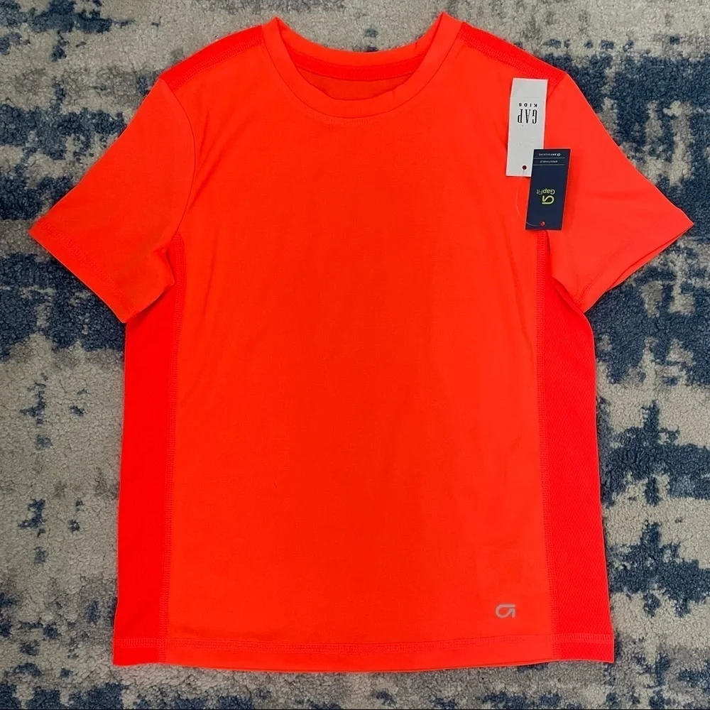 Gap Kids Boys Dry Wicking Tee Size S